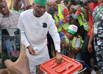 Ekiti Guber Poll: APC, PDP Candidates Cast Votes, Hail INEC Over BVAS 