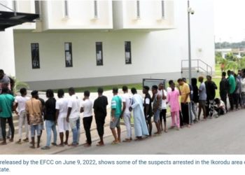 EFCC Arrests 140 Suspected Internet Fraudsters In Lagos