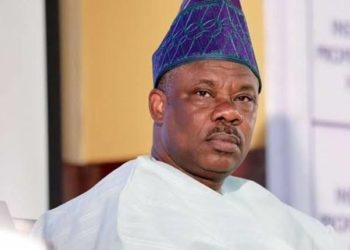 BREAKING: Second Presidential Aspirant, Amosun, Steps Down For Tinubu