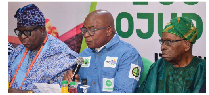 Subscribers To Win Amazing Prizes In Glo-sponsored Ojude Oba Festival Promo 1 Globacom regional manager, Ogun State, Mr. Ikenna Aguwuom , flanked left by the coordinator, Ojude Oba 2022 planning committee, Chief Fassy Adetokunbo Yusuff and right by Chief Olu Okuboyejo, vice chairman of the committee, while announcing the date for Ojude Oba Festival 2022 , at a press conference in Ijebu.