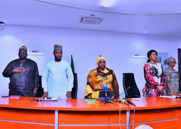 Deputy Governor of Kaduna state, Dr Hadiza Balarabe (middle), Administrator of Kashim Ibrahim Fellowship Zainab Mohammed (right), Deputy Chief of Staff to Governor Nasir El Rufai (extreme right), Mrs Saude Amina Atoyebi, Deputy Chief of Staff to the Deputy Governor, Barrister James Kanyip (extreme left) and Malam Muhammad Sani Abdullahi, Chairman of the Steering Committee, during the unveiling of the 5th cohort of Kashim Ibrahim Fellows at Government House Kaduna