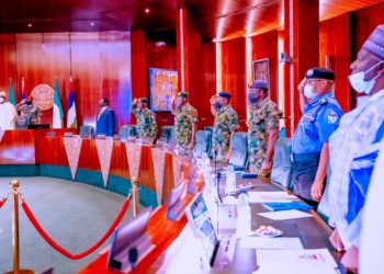 Security Threats: Buhari, Security Chiefs In Emergency Meeting
