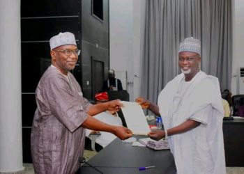 Kwara Gov Swears-in New Commisssioners, Reshuffles Cabinet