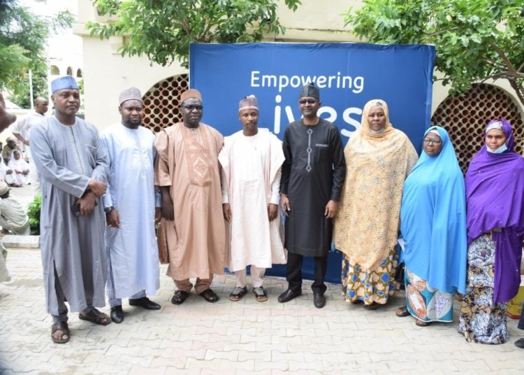 L-R: Director-General, Drugs Medical and Consumable Supply Agency, Kano State, Pharmacist Hisham Imamudeen; Director-General, Hospital Management Board, Kano State, Dr. Nasiru Alhassan Kabo; Director-General, Kano State Agency for control of AIDS, Dr. Sabitu Y. Shuaibu Shanono; Commissioner, Kano State Ministry of Health, Dr. Aminu Ibrahim Tsanyawa; Executive Director, Public Sector, First Bank Of Nigeria Limited, Mr. Abdullahi Ibrahim; commissioner, Ministry of Women Affairs and Social Development, Dr. Zahra’u Mohammad Umar; Permanent Secretary, Ministry of Health, Haj. Amina A. Musa and Executive Secretary, Kano State Contributory Healthcare Management Agency, Dr. Halima Mijinyawa at the Murtala Muhammad Specialist Hospital Kano where the Bank empowered 100 women with relief empowerment packages and supported 50 women to undergo Vesicovirginal Fistula (VVF) surgery in the state as part of the activities organised to commemorate the 2022 edition of the FirstBank annual CR&S Week. The event was held yesterday. 