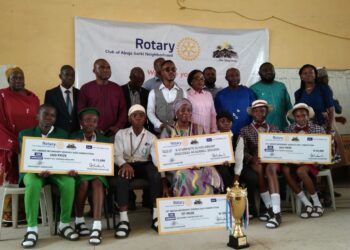 Rotary Garki Neighborhood Grants Scholarship To Students, Provides Healthcare Facilities In Schools