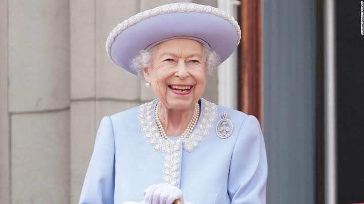 Queen Elizabeth II: Man Utd Vs Leeds, Chelsea Vs Liverpool Postponed As Premier League Matches Return 1 Queen elizabeth