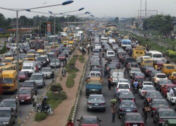 Maimuna’s Memoir: Still On Bad Roads: This Hold Up Tie Wrapper!