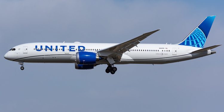 【差点没日的美联航】UA2836 N24976