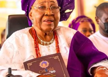 Buhari Commiserates With Akeredolu Over Mother’s Death