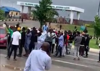 JUST-IN: Varsity Students Shut Lagos Airport Road Over ASUU Strike