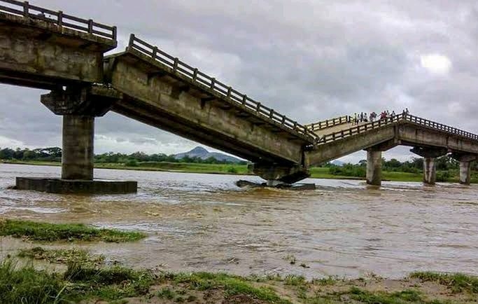 Bridge Collapses Along Minna-Bida Road 1 a7cb054792876fdef9665ff384bf9daa2