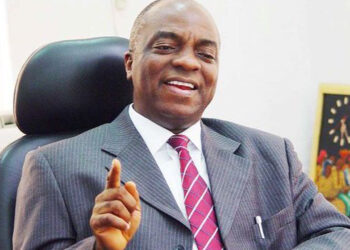 Oyedepo Distributes Food items, Cash To Kogi Flood Victims