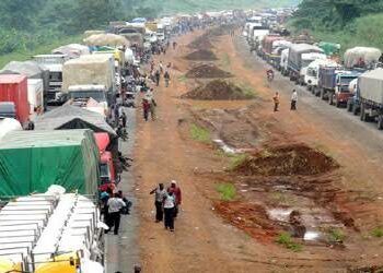 Obajana: Truck Drivers Block Abuja-Lokoja Road Over Cement Factory Closure
