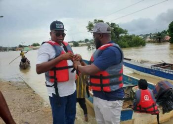 Kogi Flood: Natasha Donates Life Jackets To Victims