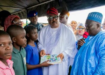 Kwara Distributes 68,280 Free Textbooks To School Pupils
