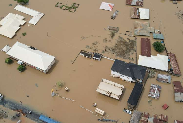 Houses submerged by flood along Kogi-Lokoja express way