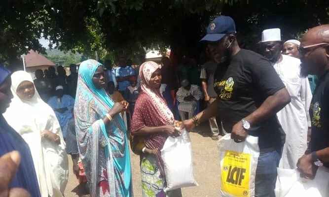 Lions Club Assists Kogi Flood Victims 1 Lions International Club donates relief items to flood victims in Kogi 2 667x400 1 jpg