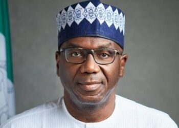 AbdulRazaq Celebrates Kwara Teachers As 61 Get Awards