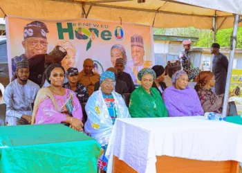 APC Women Campaign Team Donates Food, Empowerment Grants To Abuja IDPs