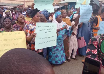 Residents Protest Alleged Plan By Gov Oyetola To Depose Osun Monarch
