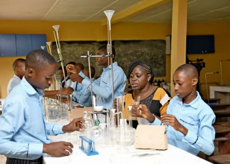 Gov Emmanuel Furnishes 17 Schools With Modern Science Labs