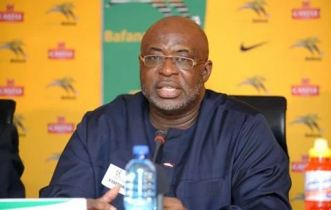 Akinwunmi Foresees Bright Future For Women Football 1 seyiakinwunmituonanecom jpg
