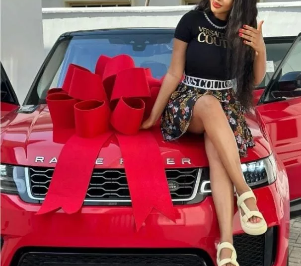 Super Eagles Striker, Peter Olayinka, Gifts Wife Range Rover 1 IMG 20221207 WA0007 jpg