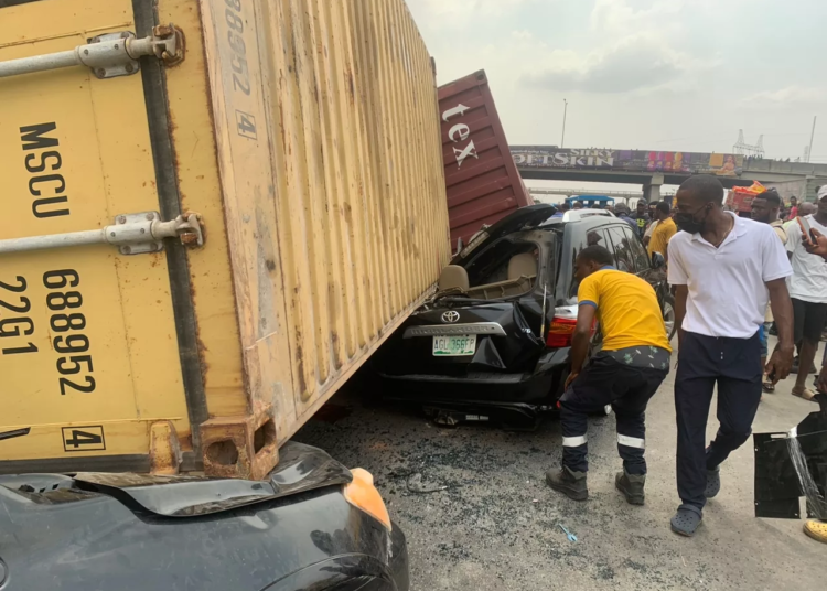 1 Dead, Several Injured As Container Falls On Vehicles In Lagos 1 IMG 20221222 WA0025 jpg