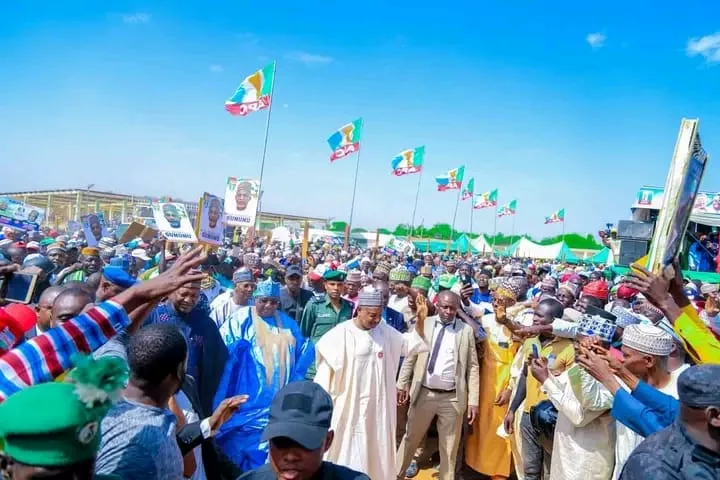 Malami Rallies Kebbi Electorate For Tinubu, Kauran 1 WAVING FLAG jpg