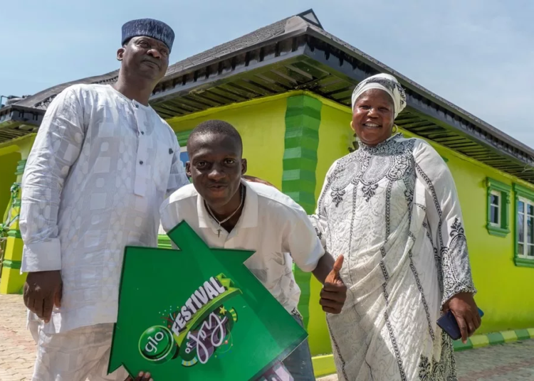 The winner, Ibrahim Akindele, and his parents.
