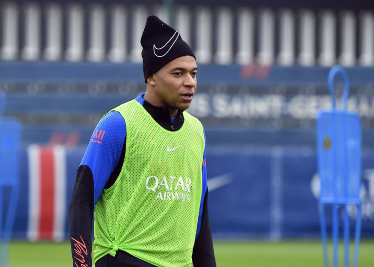 Mbappe Returns To Training Days After World Cup Disappointment 1 cropped GettyImages 1440763608 jpg