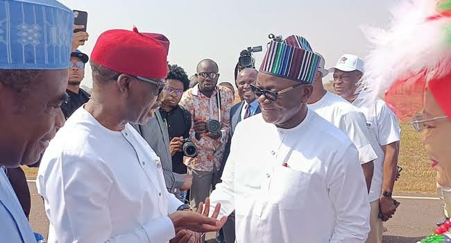 Ortom, Wike Shun Atiku At Makurdi Airport 1 images 3 8