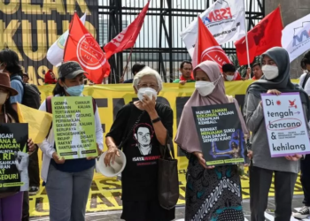Indonesia Bans Sex Outside Marriage