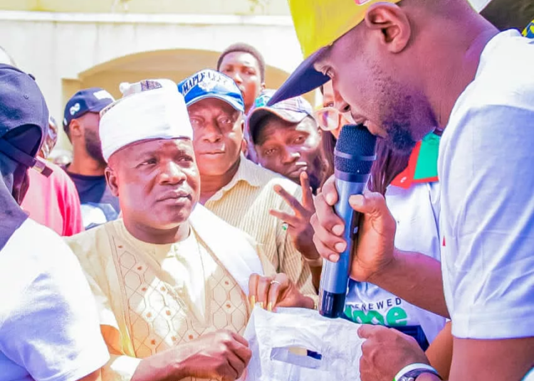 2023: Pro-Tinubu Group Begins Door-To-Door Campaign In FCT 1 69164554 9AD4 4809 ADD3 A3D837EFF159 jpeg