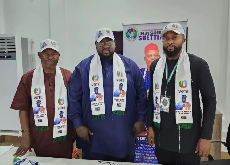 TSO Coordinator, Sulaiman, Joins APC Presidential Campaign Council In South Africa 1 R-L: Hon. Oluwatoyin Oyekanmi, Chairman, APC, South Africa Chapter; Alhaji Aminu Sulaiman, National Cordinator, Tinubu Support Organization (TSO), and Hon. Matthew Ukpoju, National Auditor, TSO, during the APC South Africa’s chairman visit to the TSO Secretariat in Abuja.