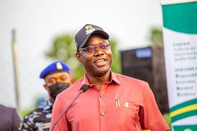 Makinde Pays 13th Month Salary To Oyo Workers 1 Makinde jpg