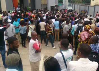 Despite Naira Swap Deadline Extension, Customers Besiege ATMs For Cash