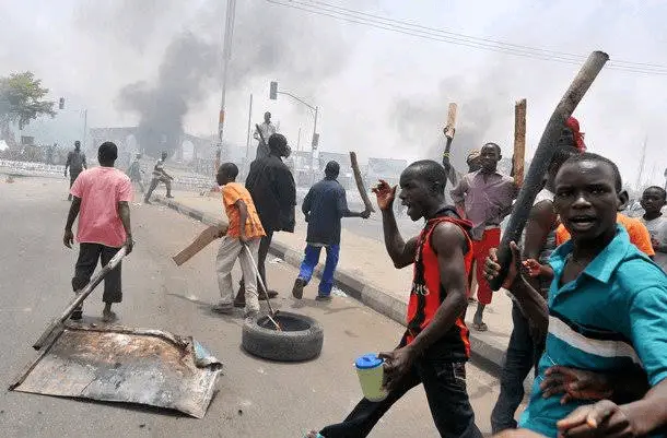 A Tale Of Renewed Communal Clashes In A Town Of Two Obas 1 SGari youths clash with Hisbah over attempt to seize alcoholic drinks in Kano