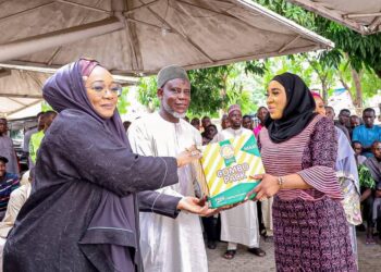 Ramadan: Tinubu, Wife Donates Over 100,000 Food Packs To Nigerians