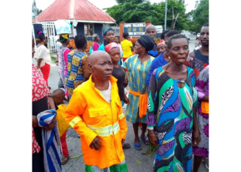 Street Sweepers Block Cross River Governor’s Office