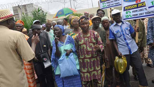 As Nigerians Swim In Poverty, Retiring Govs Expect Opulent Pensions! 1 Imo State pensioners