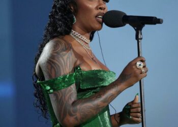 Tiwa Savage Performs ‘Keys To The Kingdom’ At Coronation Concert