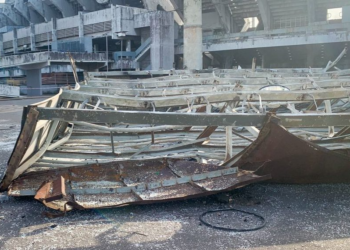 Lagos National Stadium: Sports Ministry Commences Dismantling Of Light Mast