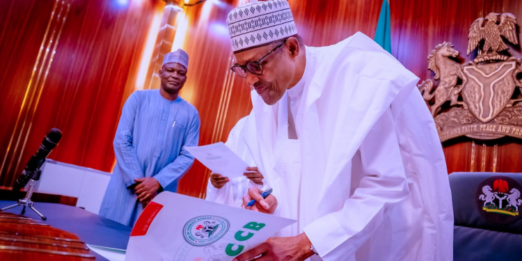 Buhari Receives Assets Declaration Form