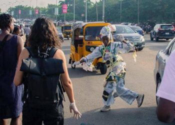 Live Motion Performance Confronts Nigerians’ Attitude To Waste, Littering