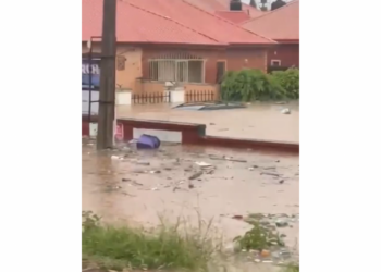 UPDATED: 1 Dies, 4 Rescued As Flood Ravages Abuja Estate