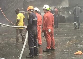 JUST-IN: Pandemonium As Fire Guts Crane At Lagos Port