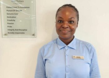 Davido Rewards Hotel Worker’s Honesty With $10,000