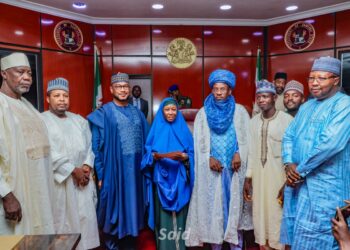 Gov Lawal Honours Zamfara Pilgrim Who Returned Missing $80,000 In Saudi Arabia