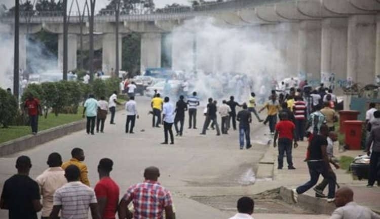 Scores Injured As Protesters, JTF Clash Over Derivation Fund Sharing In A'Ibom 1 Cult Clash in Lagos